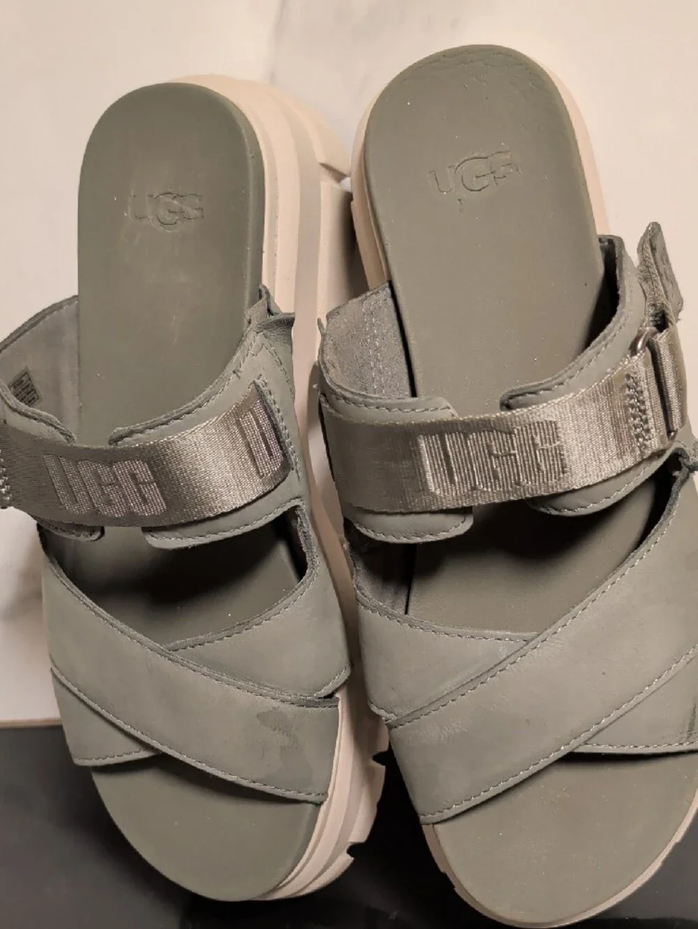 UGG Ashton 'Moss Green Platform Slides Size 9 Used Excellent